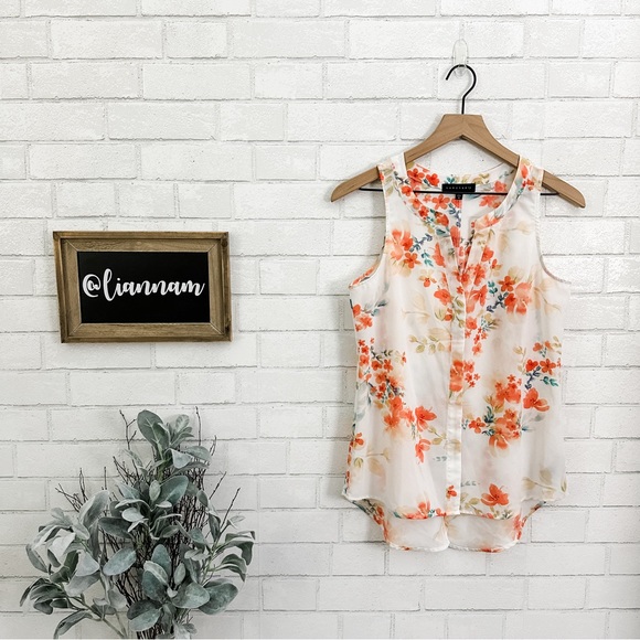 Sanctuary Tops - SANCTUARY White Flowered Button Up Sleeveless Top